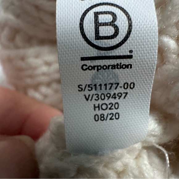 Athleta Knit Ribbed Winter Hat with Faux Fur Pom, Ivory Cream - Picture 6 of 11